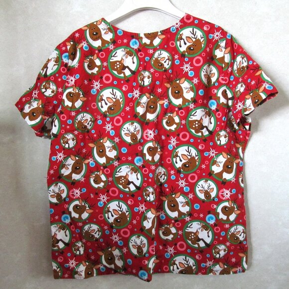 Scrub top winter theme - Picture 3 of 10